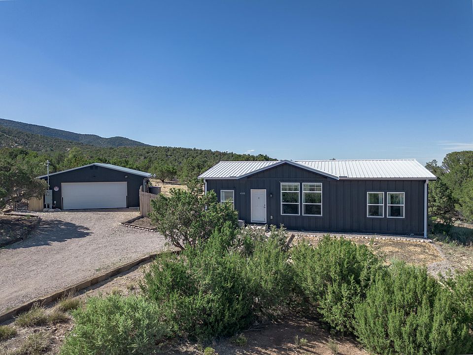 1st image of 4585 La Madera Rd