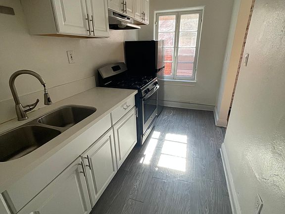 5th image of 130 N Westmoreland Ave #356
