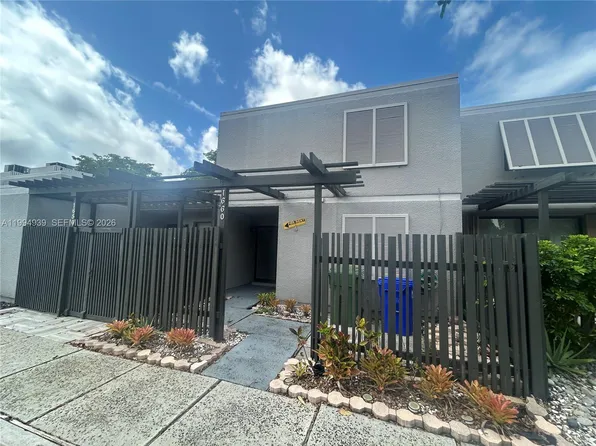 1660 NW 113th Ave, Pembroke Pines, FL 33026