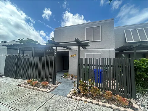 1660 NW 113th Ave Photo 1