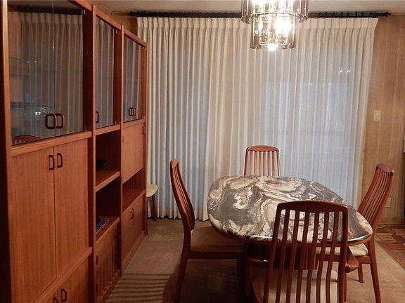 5th image of 3010 Pershing Blvd