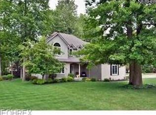 530 Rockwood Ct, Avon Lake, OH 44012
