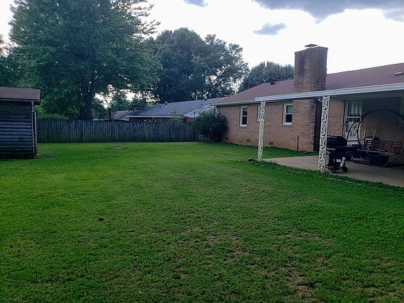3rd image of 76 Lesa Dr