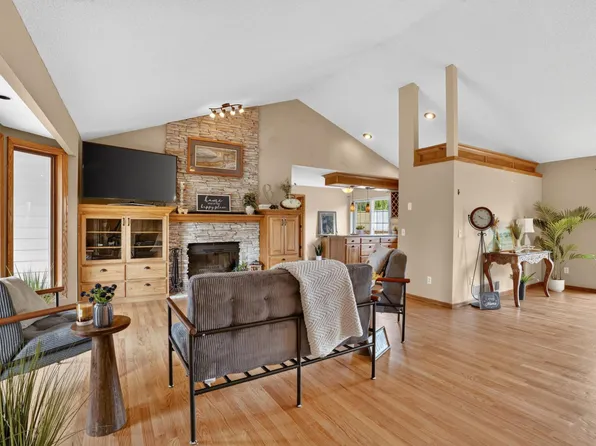 3065 225th St W, Farmington, MN 55024