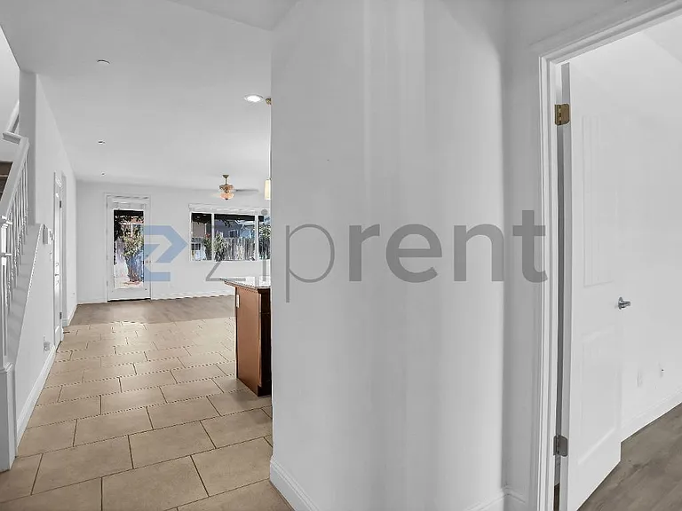 6314 W Donner Ave — Photo 5