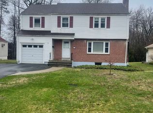 15 Lawler Rd, West Hartford, CT 06117