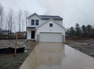 2285 Plum Tree Ct, Burton, MI 48519