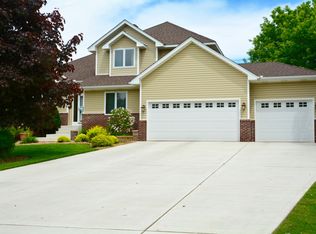 5994 Highview Pl, Shoreview, MN 55126