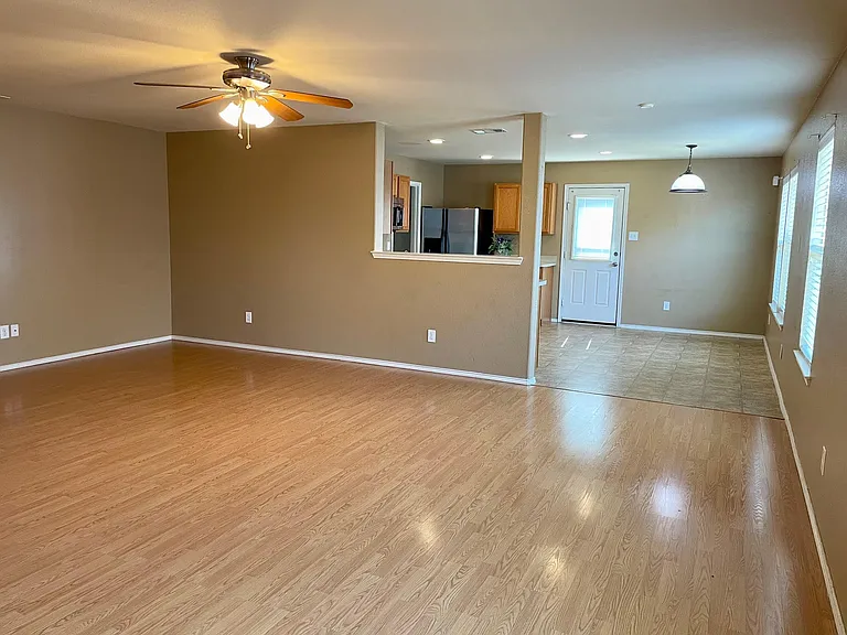 12737 Northern Pine Dr — Photo 4