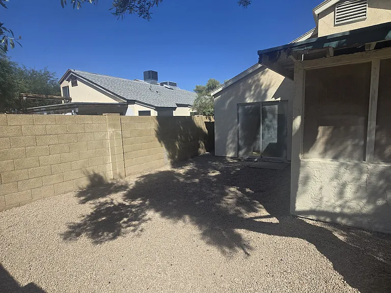 4049 W Camino Del Rio — Photo 31