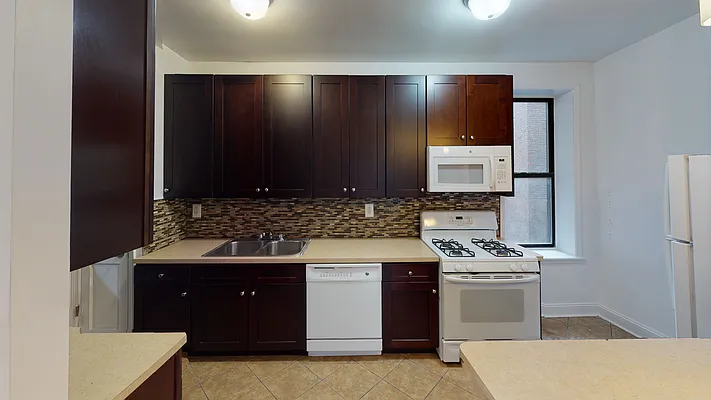 Rented by Revona Properties | media 15