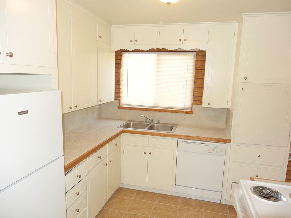 Dishwasher And Garbage Disposal 