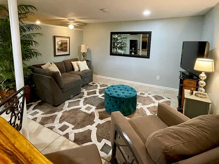 3542 Pleasant Valley Rd #LOWERLEVEL — Photo 4