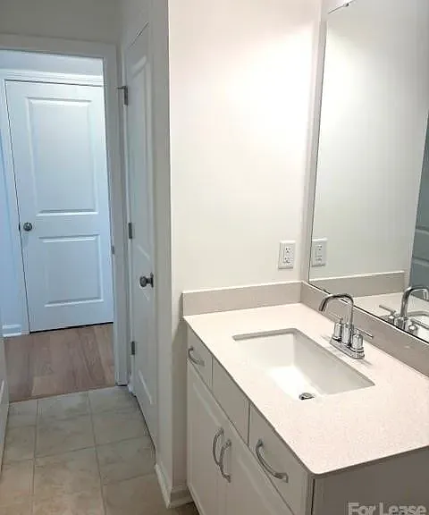 416 Silver Star Blvd — Photo 7