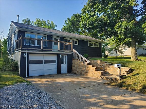 2nd image of 204 Grandview Dr