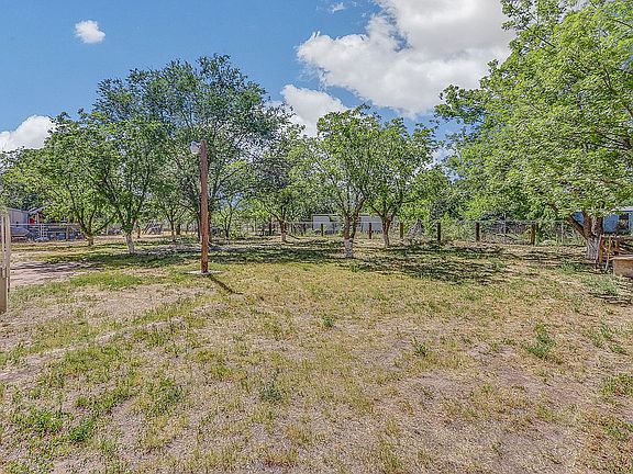 4th image of 441 Valle Los Nogales Dr