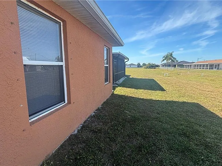 2435 NW 7th Ter — Photo 3