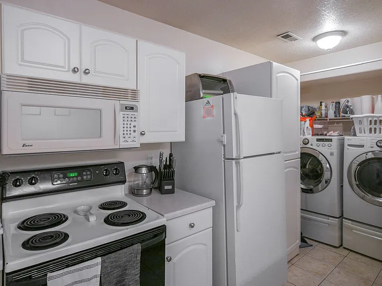 369 N Main St #4 — Photo 7