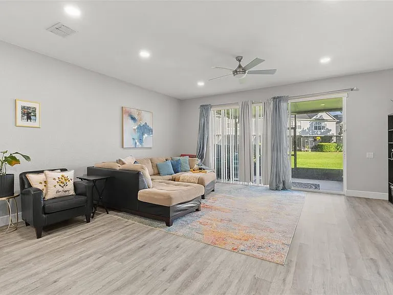 15048 Bellinkoff Ln — Photo 9