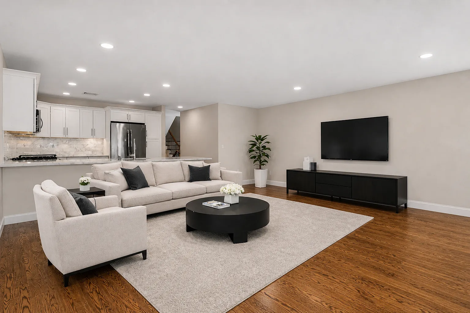 4 bed, 3.5 bath, 2300 sqft, $6,000 — Photo 4