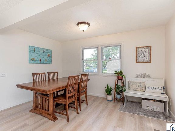 4th image of 202 Ellis Ave