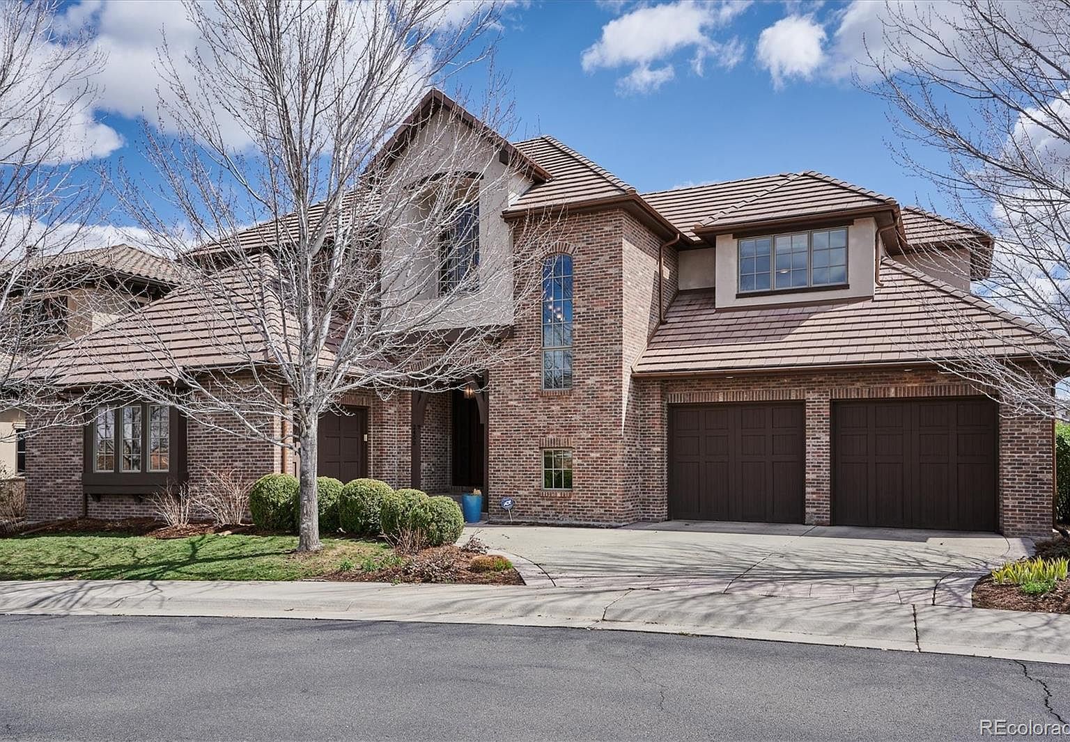 2452 S Yosemite Street