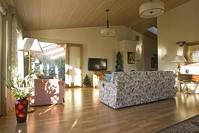 4th image of 10119 Coachman Ln SE