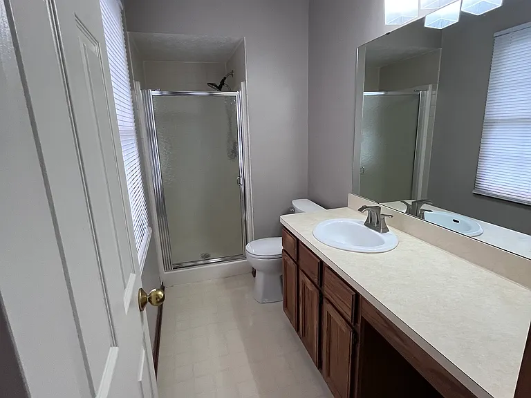 19328 Bradford Ct — Photo 12