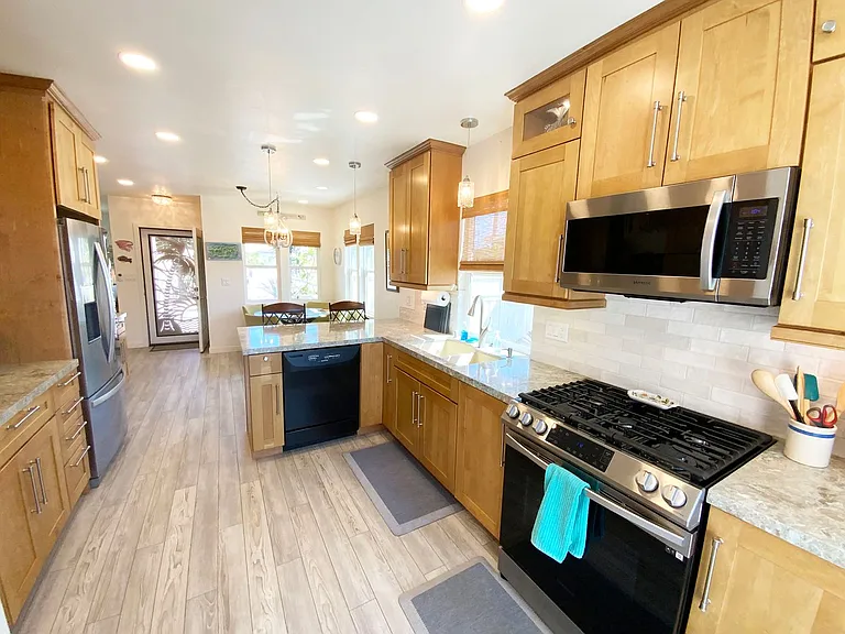 616 Silver Strand Blvd — Photo 9