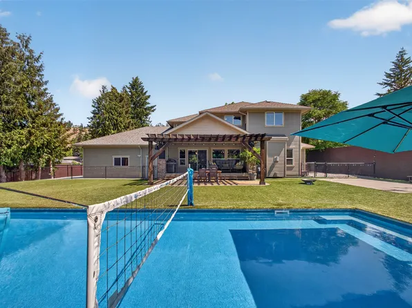 4588 Raymer Rd, Kelowna, BC V1W 1H9