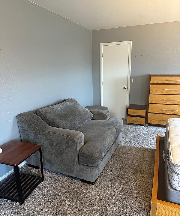 2nd image of 6161 S Bell Pl