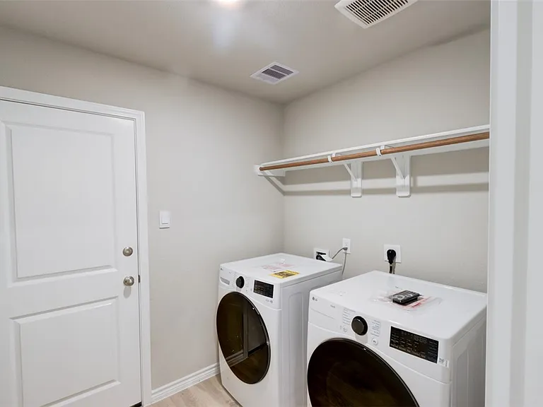 6210 Trado Dr — Photo 29