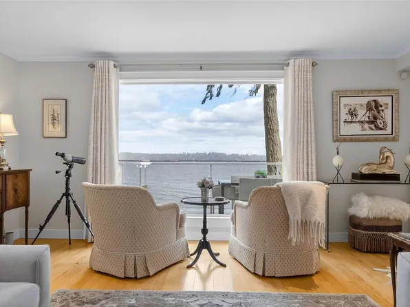 319 Chemainus Rd, Ladysmith, BC V9G 1X9