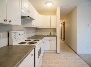 Sunnyside! - 416 7 St Nw, Calgary, AB T2N 1S4