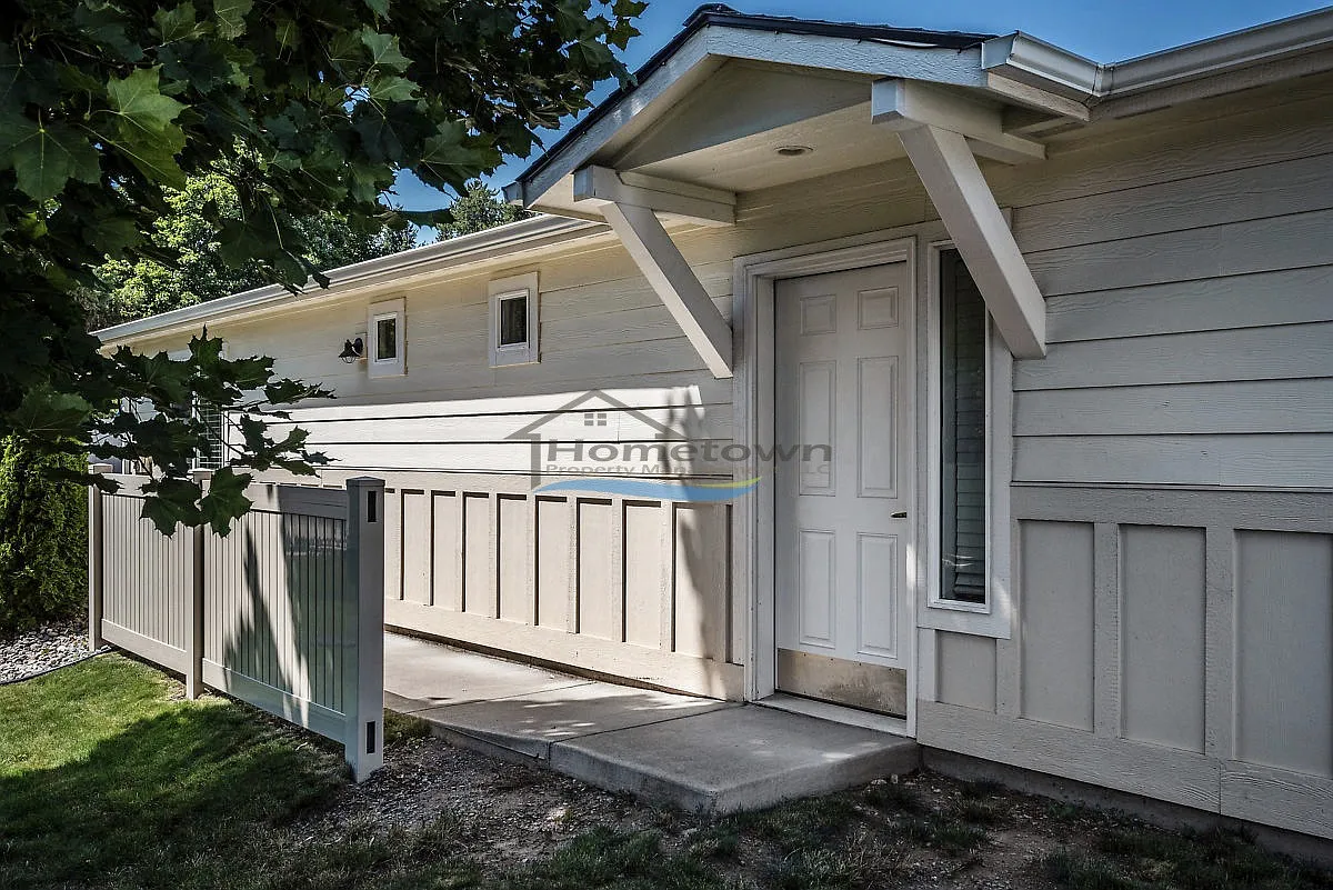 2 bed, 1000 sqft, $1,480 — Photo 2