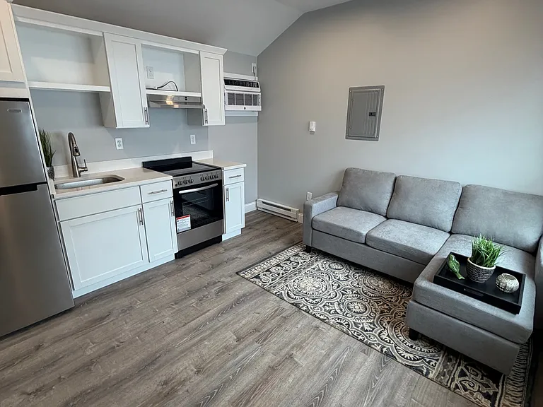110 Lafayette Rd #15 — Photo 1