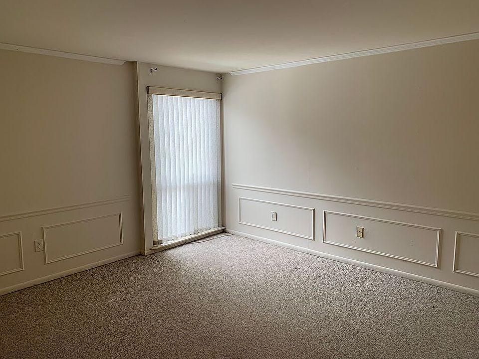 Bedroom ~13’ x 15’