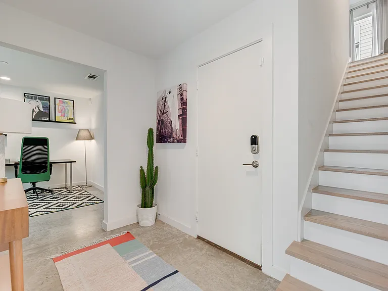 4705 Bryan St #302 — Photo 5