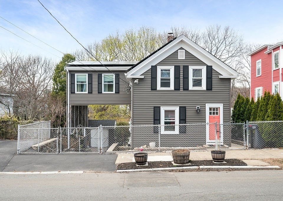 1st image of 90 Ontario St