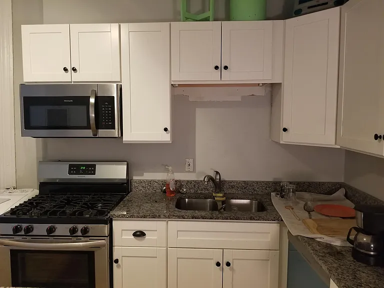 2051 W Division St #2F — Photo 2