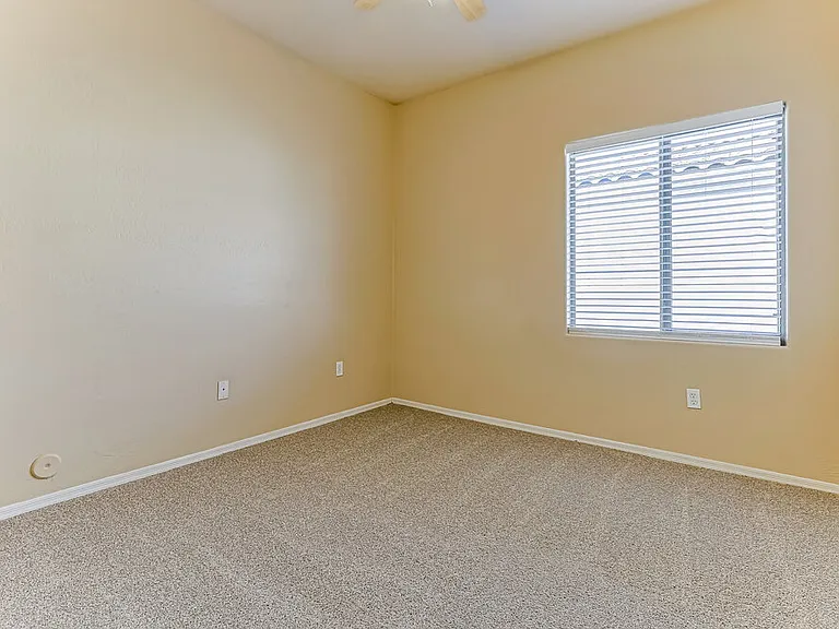 2081 E Runaway Bay Pl — Photo 14