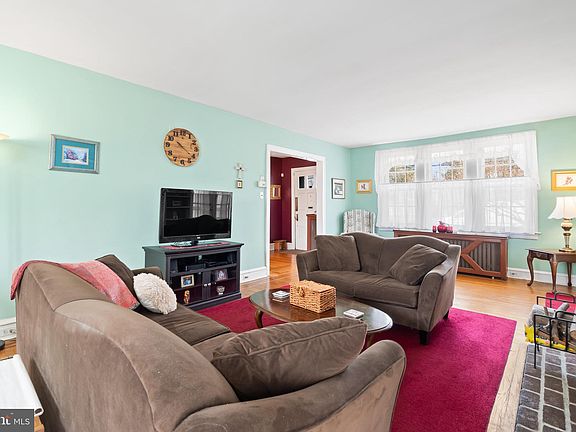 5th image of 3770 Woodland Ave