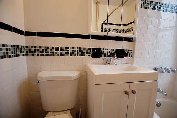 Rented by U2Apartment LLC | media 3