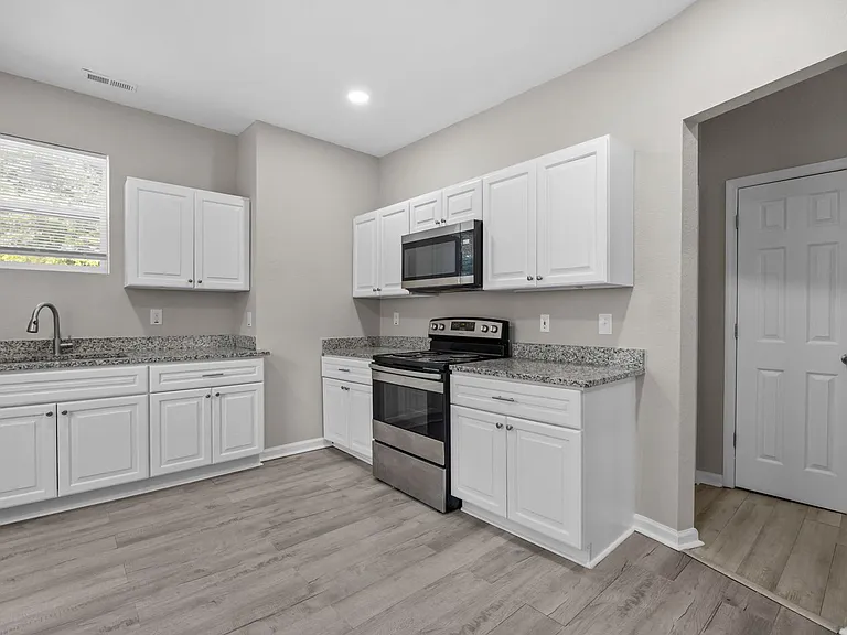 126 Linden Avenue — Photo 34