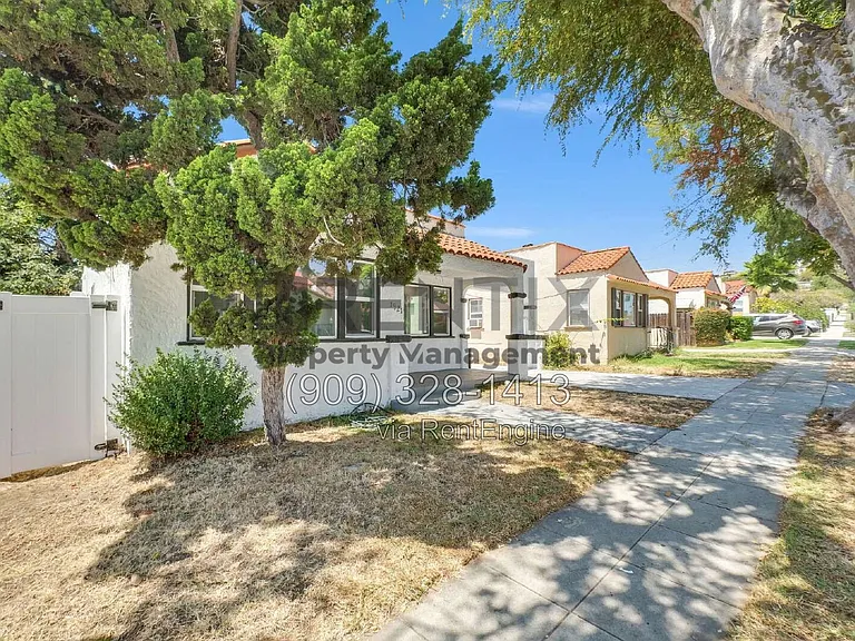 1921 Junipero Ave — Photo 3