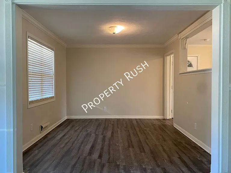 4726 Fairwood Ln — Photo 5