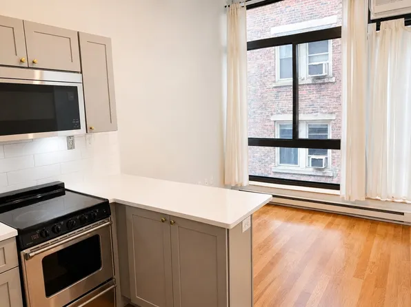 12 Stoneholm St APT 307, Boston, MA 02115