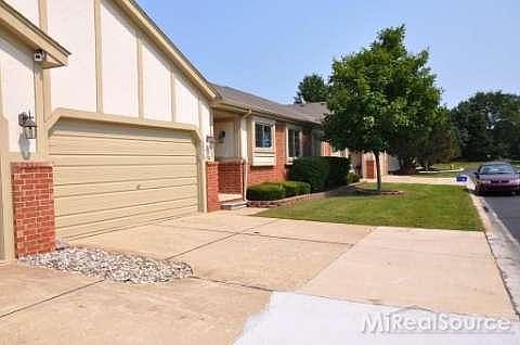 3rd image of 18465 Greenmeadow Dr