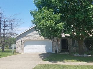 825 Westchester Pl, Charleston, IL