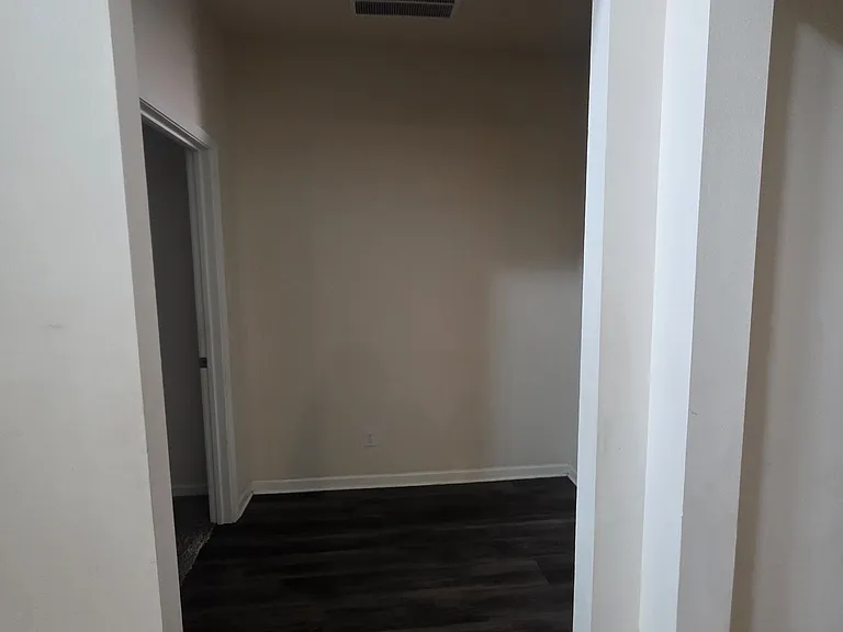 1393 Shipyard Dr — Photo 24